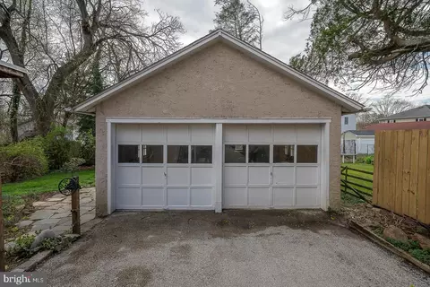 Exterior - 118 Conestoga Rd, Wayne, PA 19087 photo 9 of 10