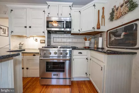 Kitchen - 118 Conestoga Rd, Wayne, PA 19087 photo 3 of 5