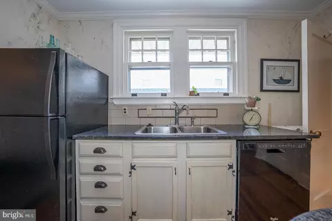 Kitchen - 118 Conestoga Rd, Wayne, PA 19087 photo 2 of 5