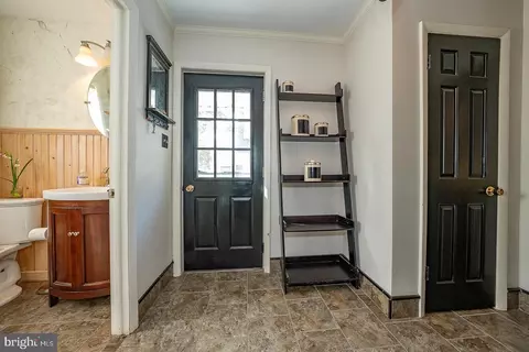 Entry Way - 118 Conestoga Rd, Wayne, PA 19087 photo 2 of 4