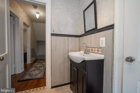 Bath - 118 Conestoga Rd, Wayne, PA 19087 photo 5 of 5