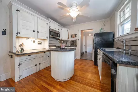 Kitchen - 118 Conestoga Rd, Wayne, PA 19087 photo 1 of 5
