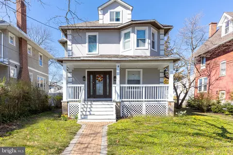 913 10th Ave, Prospect Park, PA 19076