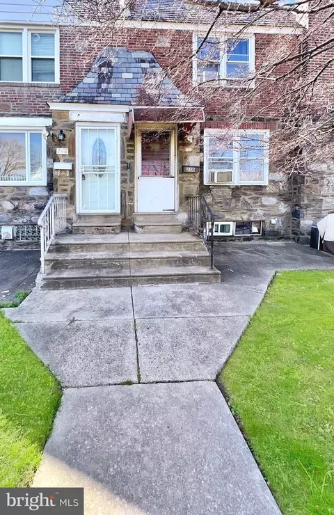 240 Le Carra Dr, Lansdowne, PA 19050