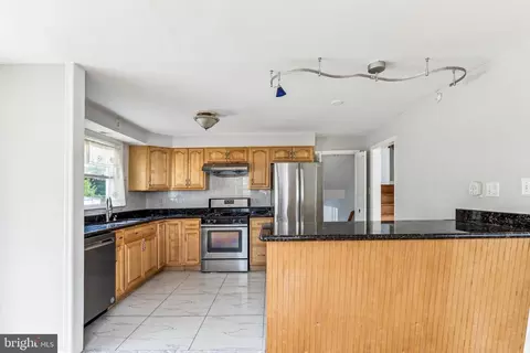 Kitchen - 872 Rhoads Dr, Springfield, PA 19064 photo 1 of 4