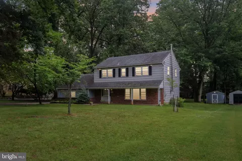 2763 Old Cedar Grove Rd, Broomall, PA 19008
