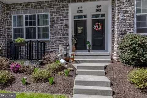 102 Corvus Cir, Media, PA 19063