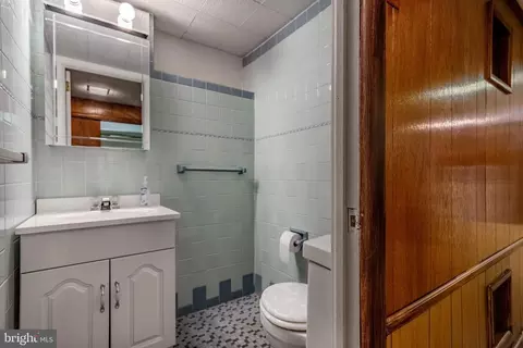 Bath - 249 West Ave, Springfield, PA 19064 photo 4 of 4