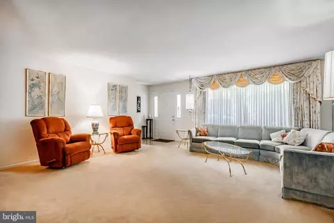 Living - 249 West Ave, Springfield, PA 19064 photo 1 of 5