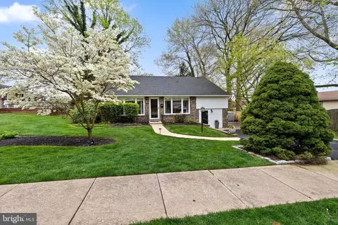 2234 Cambridge Rd, Broomall, PA 19008