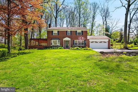 293 Aronimink Dr, Newtown Square, PA 19073