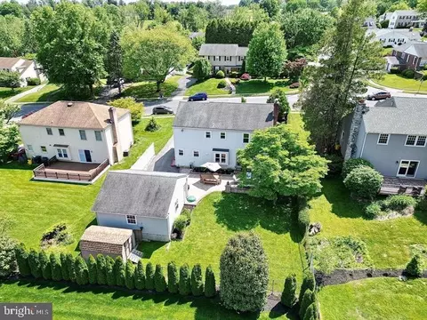 Exterior - 791 W Rolling Rd, Springfield, PA 19064 photo 2 of 12