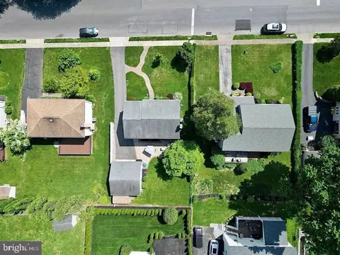 Other - 791 W Rolling Rd, Springfield, PA 19064 photo 1 of 8