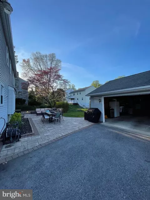 Exterior - 791 W Rolling Rd, Springfield, PA 19064 photo 8 of 12