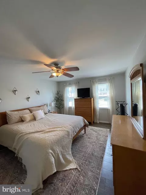 Bedroom - 791 W Rolling Rd, Springfield, PA 19064 photo 2 of 4