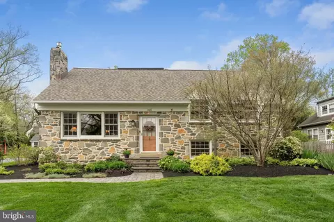 105 Fawn Ln, Haverford, PA 19041