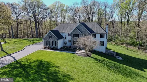 232 Foxcroft Rd, Broomall, PA 19008