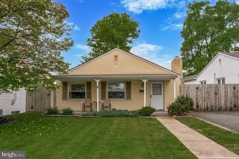 5 Scarlet Ave, Aston, PA 19014