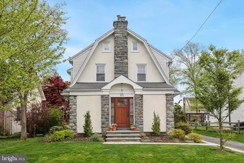 221 Lincoln Ave, Havertown, PA 19083