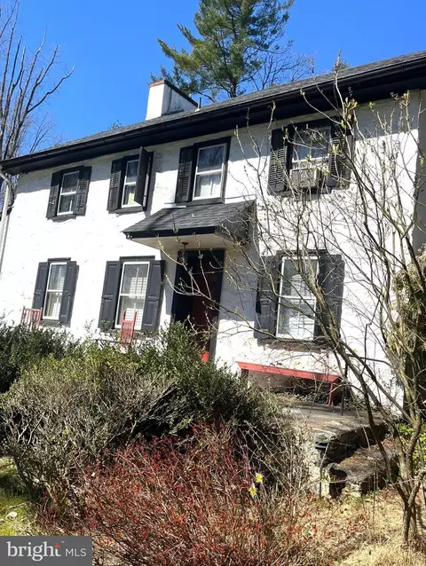 471 Valleybrook Rd, Glen Mills, PA 19342