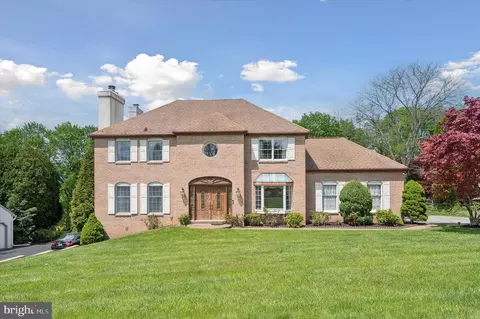 614 Foxfields Rd, Bryn Mawr, PA 19010