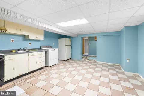 Kitchen - 136 Copley Rd, Upper Darby, PA 19082 photo 5 of 5