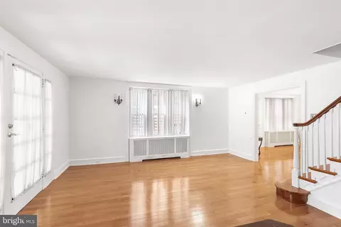 Living - 136 Copley Rd, Upper Darby, PA 19082 photo 2 of 4