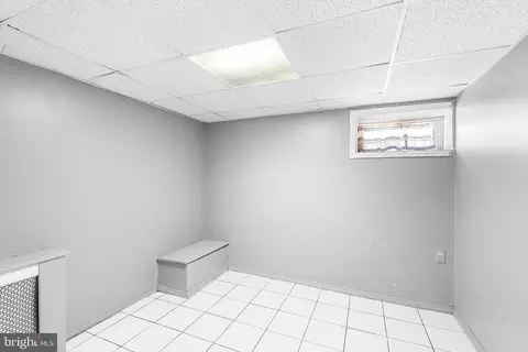 Bath - 136 Copley Rd, Upper Darby, PA 19082 photo 4 of 6