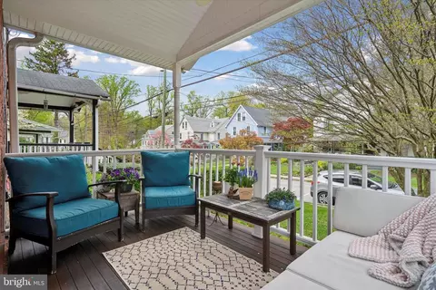 Exterior - 420 W Beechtree Ln, Wayne, PA 19087 photo 4 of 18