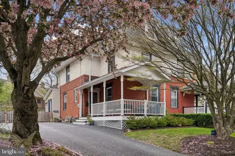 Exterior - 420 W Beechtree Ln, Wayne, PA 19087 photo 2 of 18