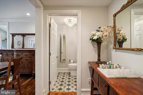 Bath - 420 W Beechtree Ln, Wayne, PA 19087 photo 1 of 4