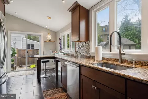 Kitchen - 420 W Beechtree Ln, Wayne, PA 19087 photo 6 of 6