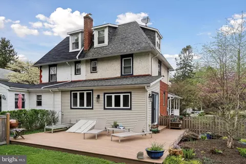 Exterior - 420 W Beechtree Ln, Wayne, PA 19087 photo 6 of 18