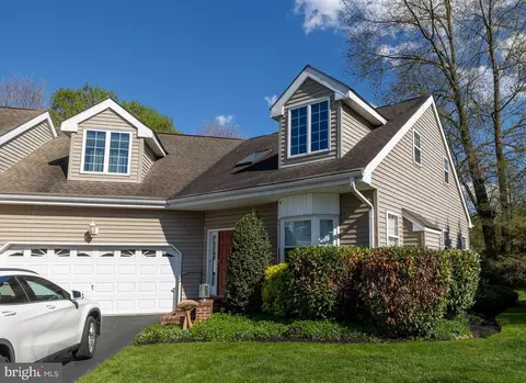 11 Graystone Dr, Chadds Ford, PA 19317