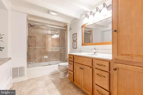 Bath - 111 Waterville Rd, Wallingford, PA 19086 photo 1 of 2