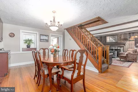Dining - 111 Waterville Rd, Wallingford, PA 19086 photo 2 of 3