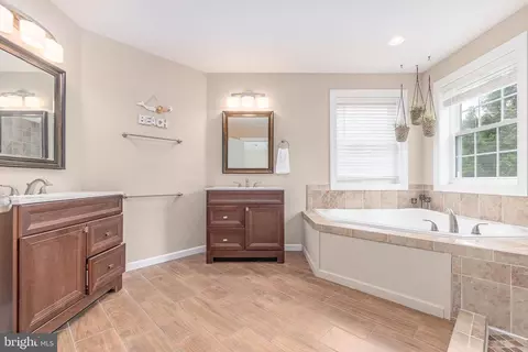 Bath - 111 Waterville Rd, Wallingford, PA 19086 photo 2 of 2