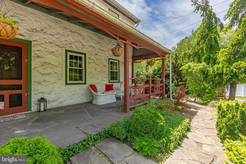 Exterior - 111 Waterville Rd, Wallingford, PA 19086 photo 5 of 24