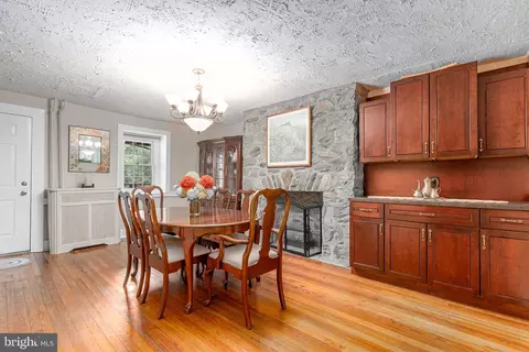 Dining - 111 Waterville Rd, Wallingford, PA 19086 photo 3 of 3