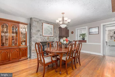Dining - 111 Waterville Rd, Wallingford, PA 19086 photo 1 of 3