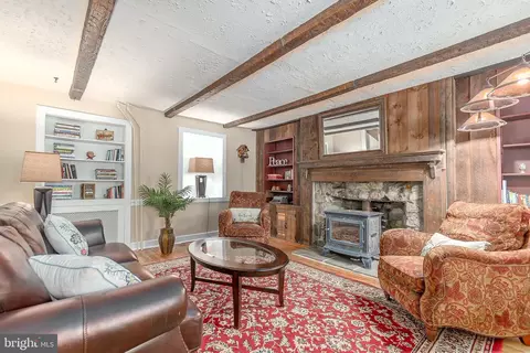 Living - 111 Waterville Rd, Wallingford, PA 19086 photo 1 of 2