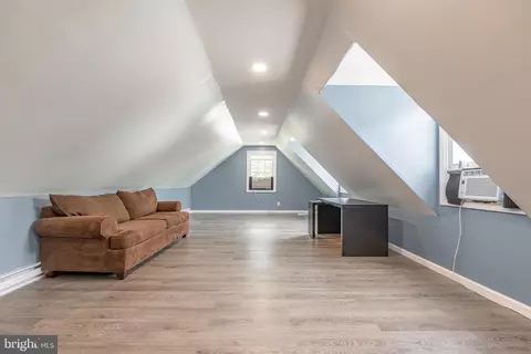 Entry Way - 111 Waterville Rd, Wallingford, PA 19086 photo 6 of 6