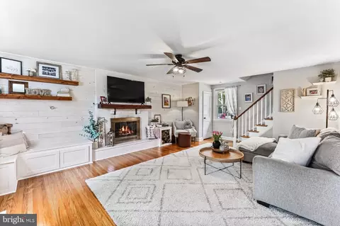 Living - 66 Worrell Dr, Springfield, PA 19064 photo 1 of 7