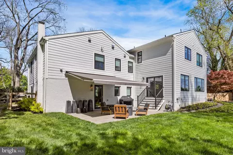 Exterior - 364 Rose Glen Dr, Wayne, PA 19087 photo 10 of 16