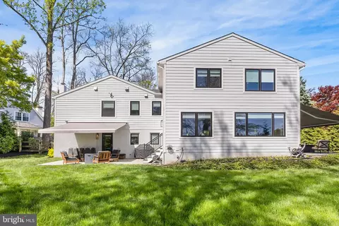 Exterior - 364 Rose Glen Dr, Wayne, PA 19087 photo 11 of 16