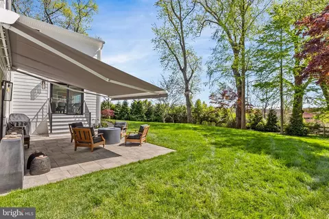 Exterior - 364 Rose Glen Dr, Wayne, PA 19087 photo 7 of 16
