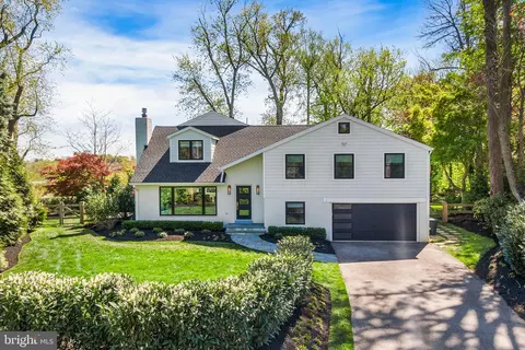 Exterior - 364 Rose Glen Dr, Wayne, PA 19087 photo 4 of 16