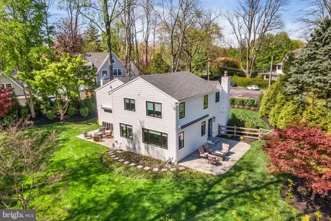 Exterior - 364 Rose Glen Dr, Wayne, PA 19087 photo 8 of 16