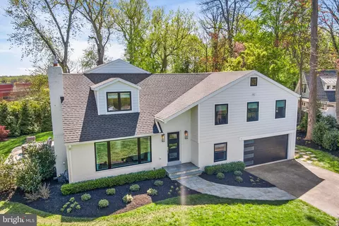 Exterior - 364 Rose Glen Dr, Wayne, PA 19087 photo 2 of 16