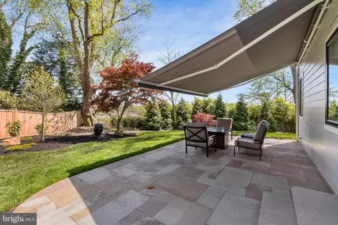 Exterior - 364 Rose Glen Dr, Wayne, PA 19087 photo 13 of 16